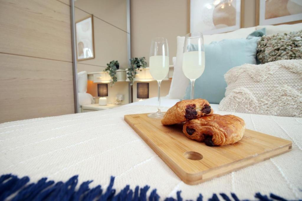 Observatory 2 Bedroom Apartment Overlooking Beach Свонсі Екстер'єр фото