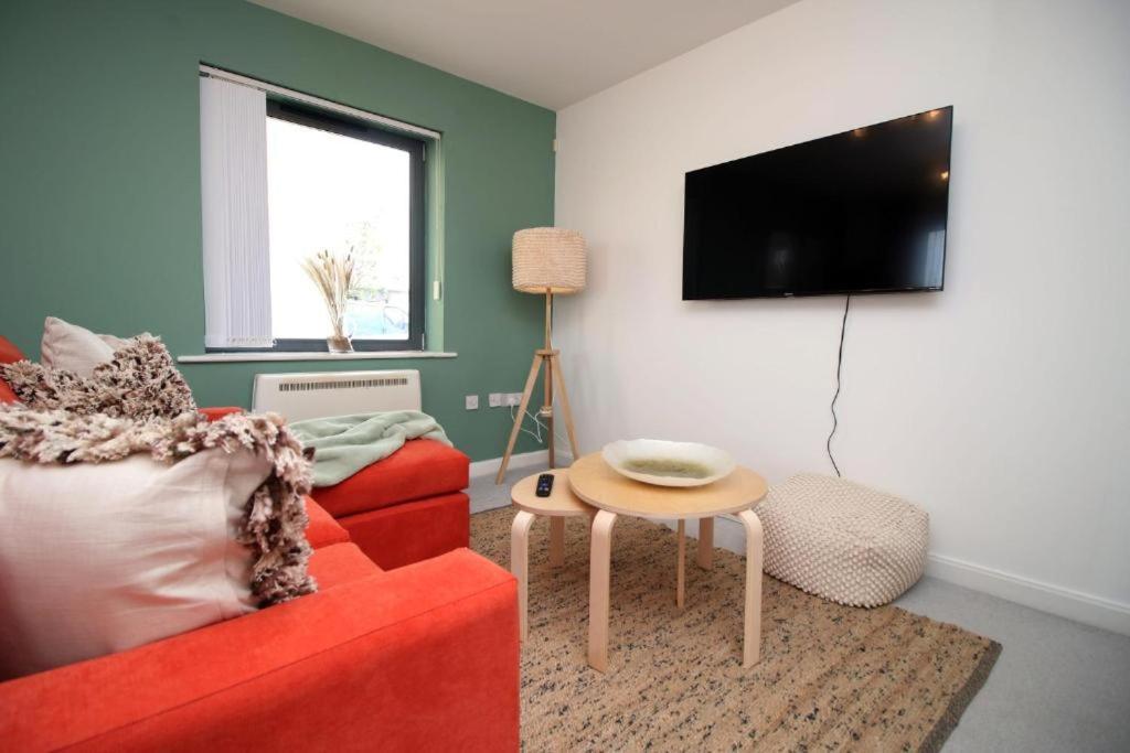 Observatory 2 Bedroom Apartment Overlooking Beach Свонсі Екстер'єр фото