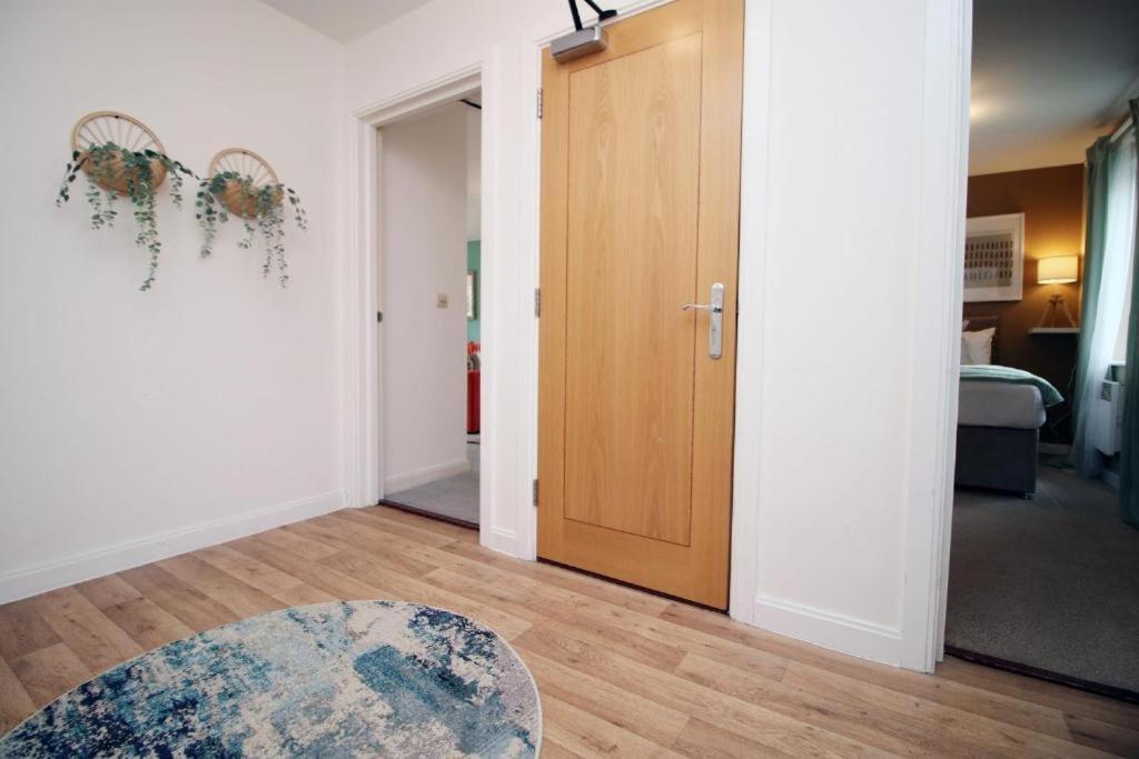 Observatory 2 Bedroom Apartment Overlooking Beach Свонсі Екстер'єр фото